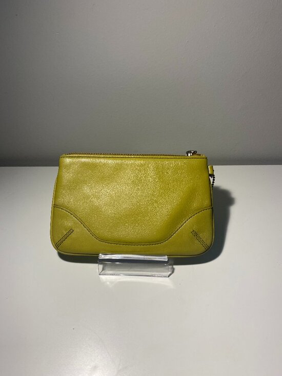 Coach Handbags - Preowned Coach Small Leather Wristlet